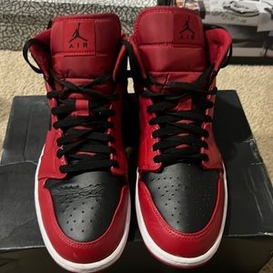 Air, Jordan one mids men’s 11 red black and white original box